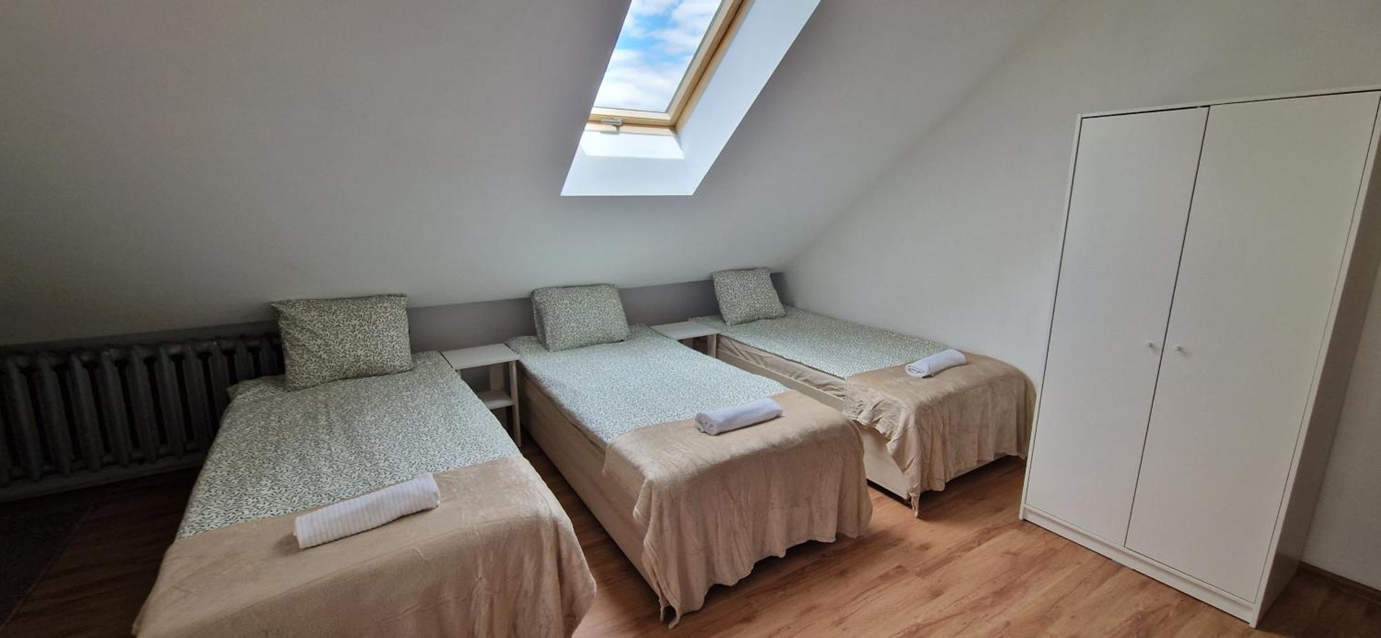 Hostel Milicka Wrocław Rom bilde
